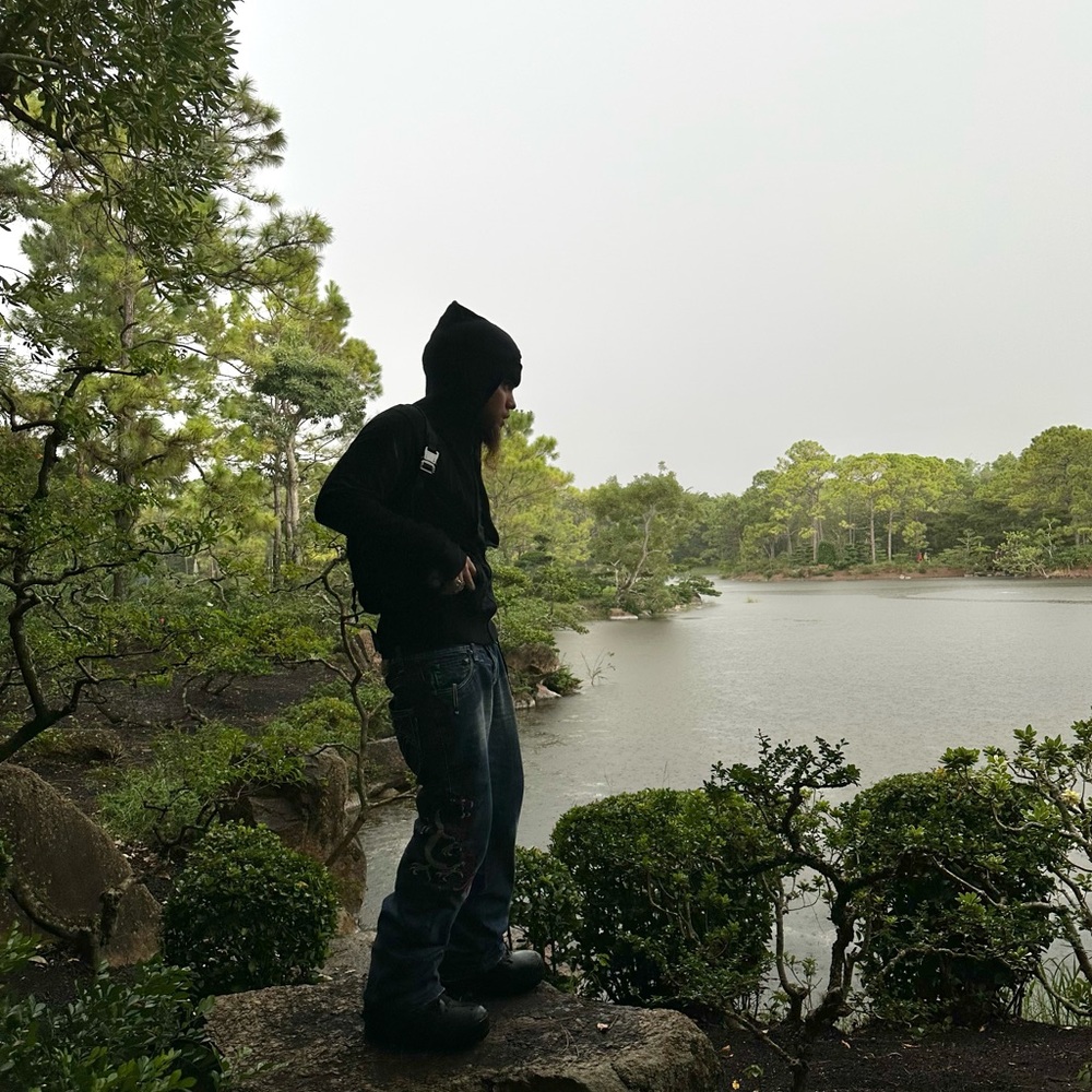 Meet your Posher, Emanuel